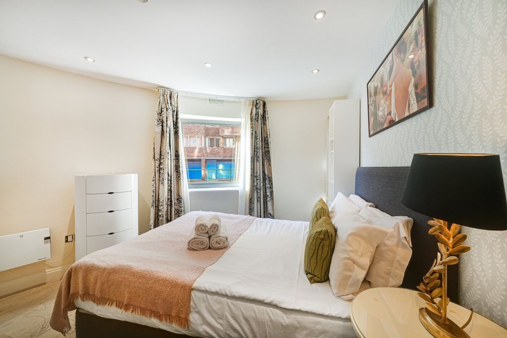 Property photo 3 of 8