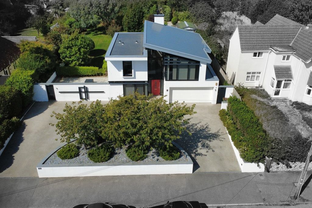 Property photo 1 of 26