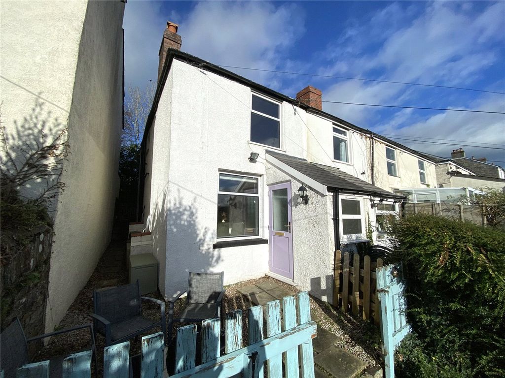 Property photo 1 of 11 Front