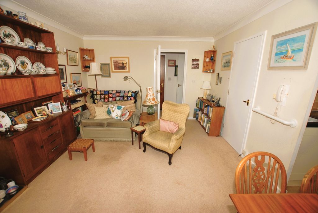 Property photo 3 of 9 Living Room