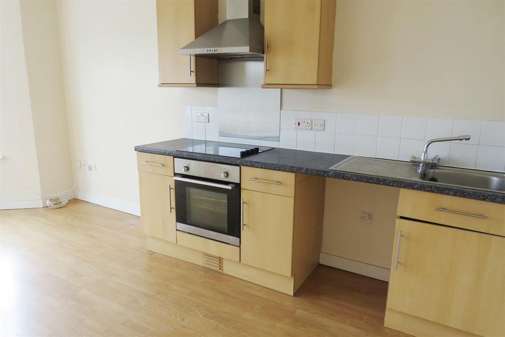 Property photo 2 of 7 Kitchen