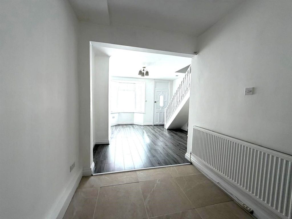 Property photo 3 of 14 23 Pirrie Road Living Area 2026.Jpg