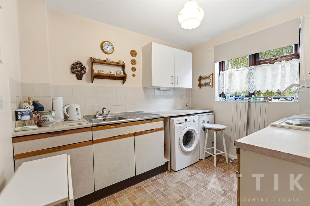 Property photo 3 of 22 03 Kitchen.Jpg