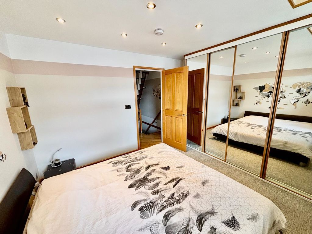 Property photo 2 of 18 Photo 23