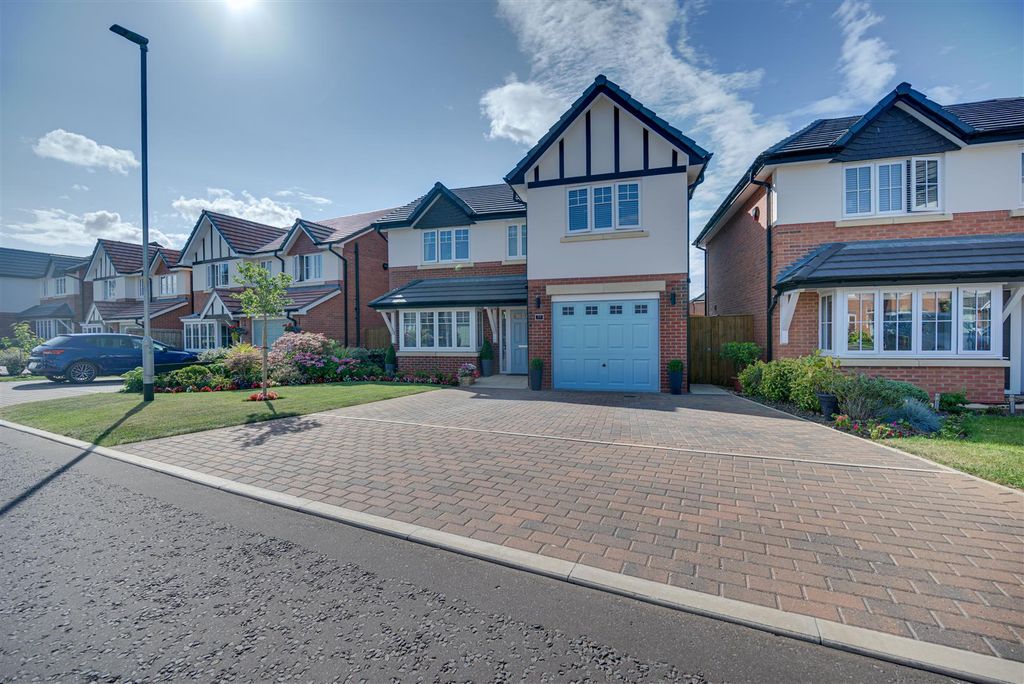 Property photo 1 of 29 Dsc_2081-Dsc_2085.Jpg