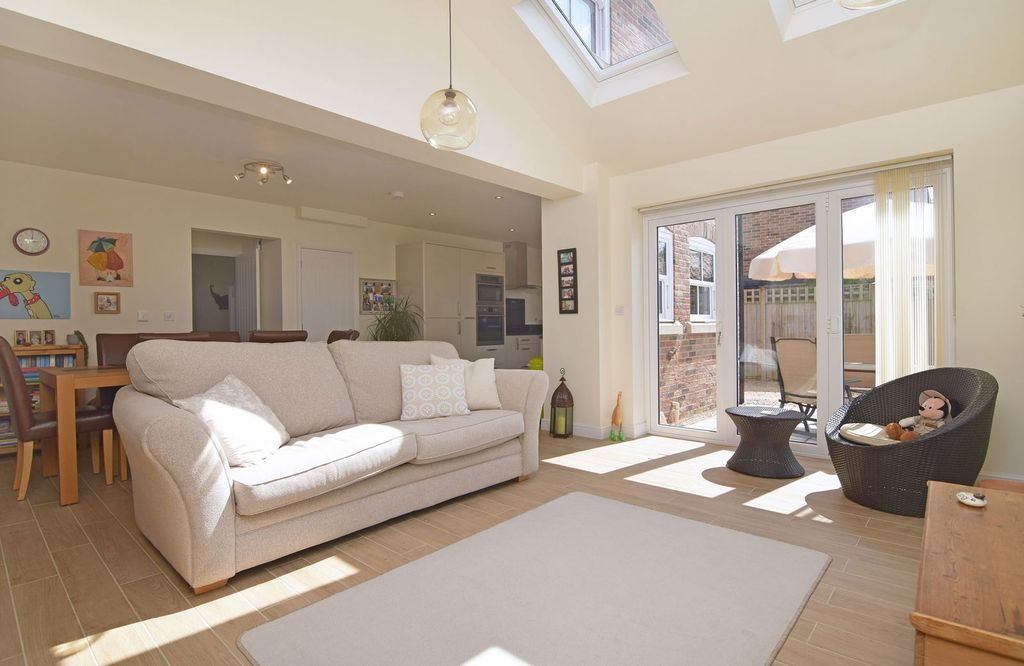 Property photo 2 of 26