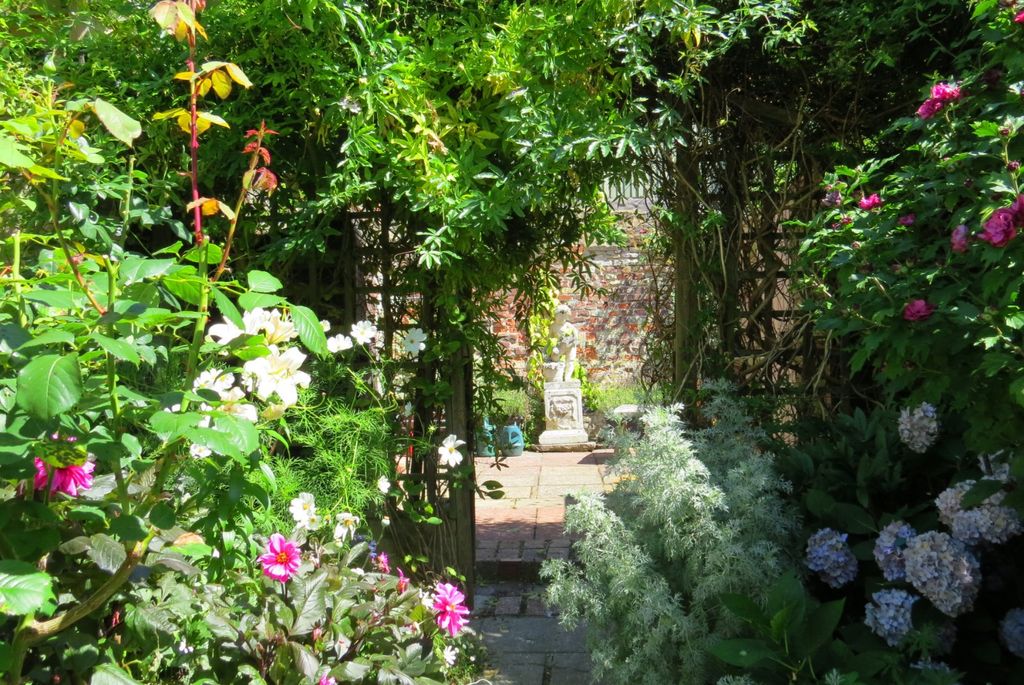 Property photo 3 of 17 Picture No. 18
