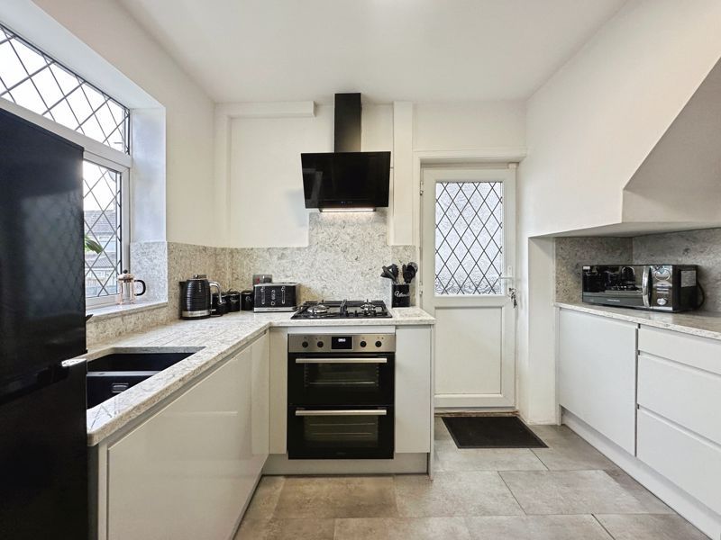 Property photo 3 of 14 Kitchen