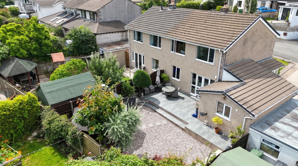Property photo 1 of 25