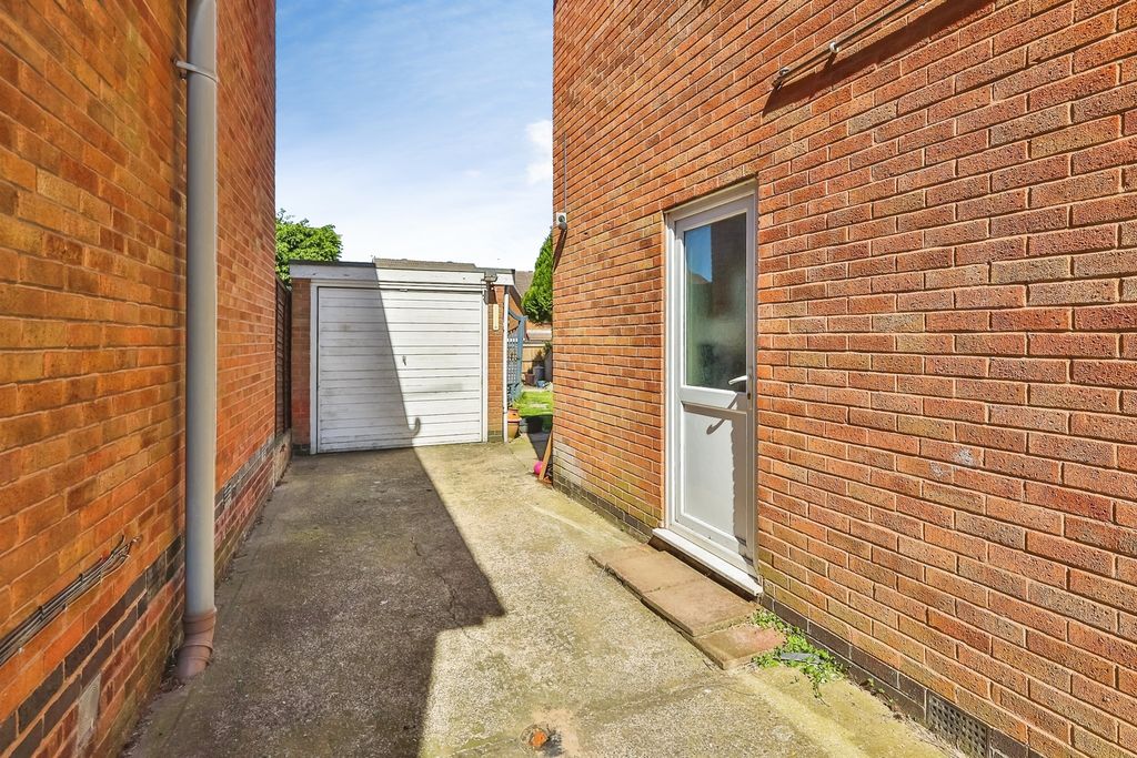 Property photo 3 of 29