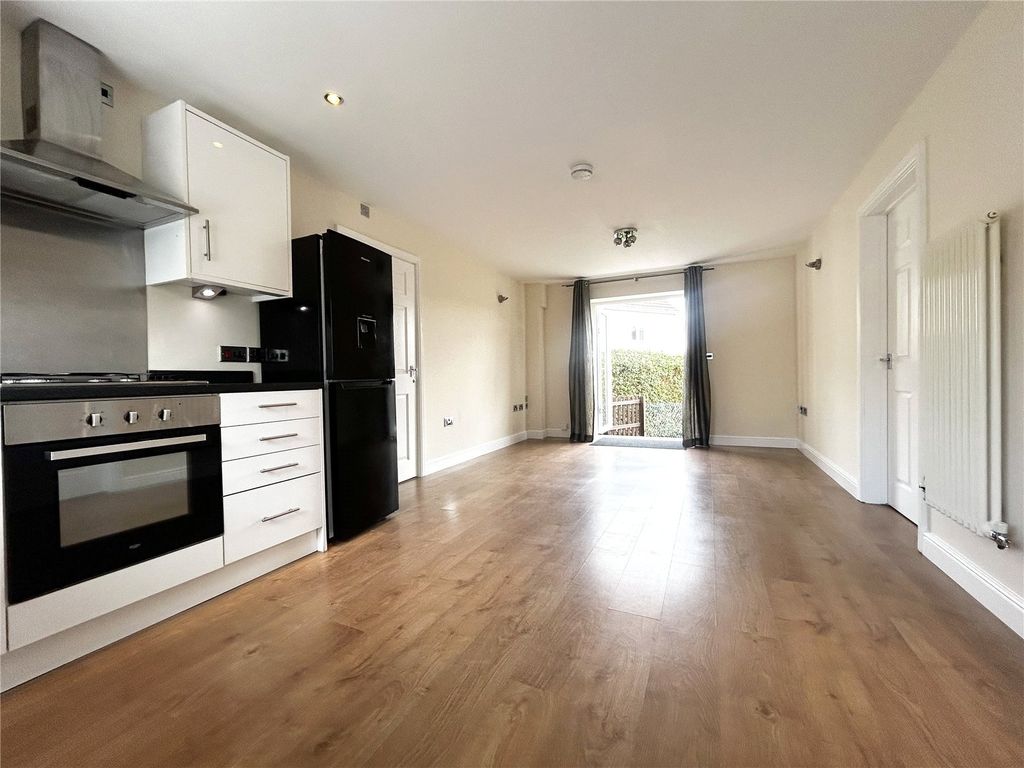 Property photo 3 of 13 Picture No. 11