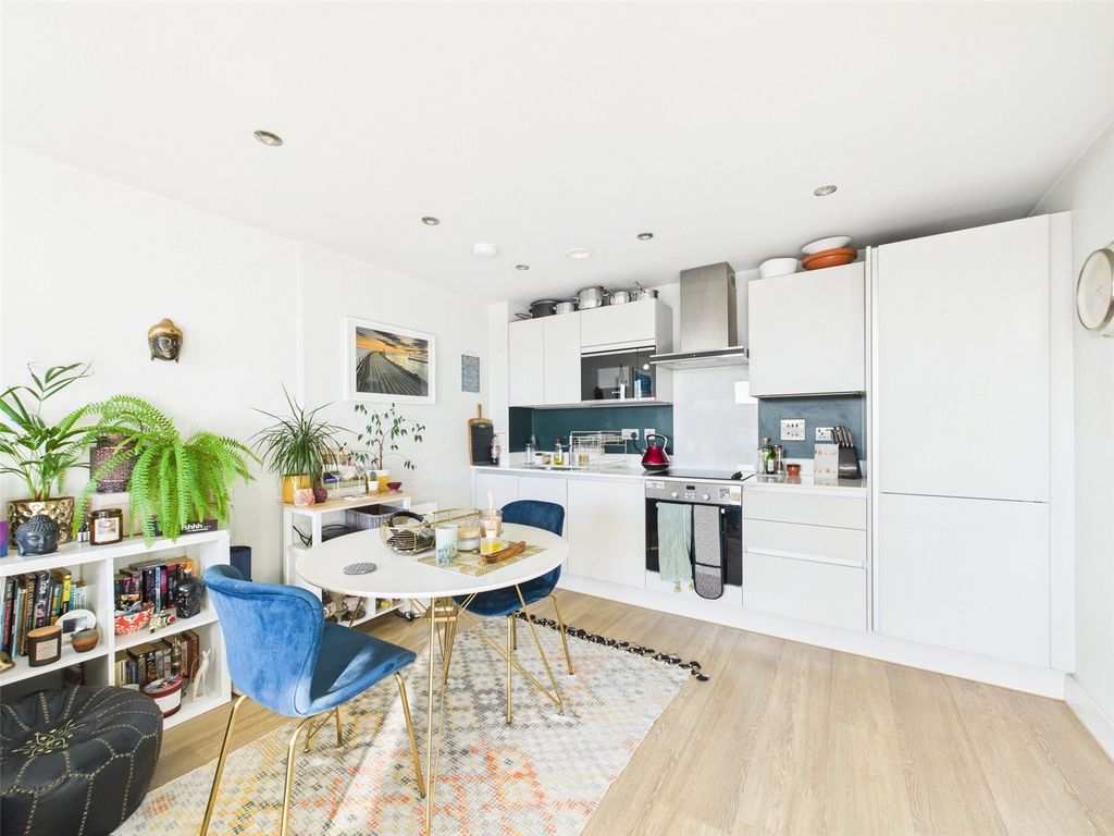 Property photo 3 of 14 Picture No. 10