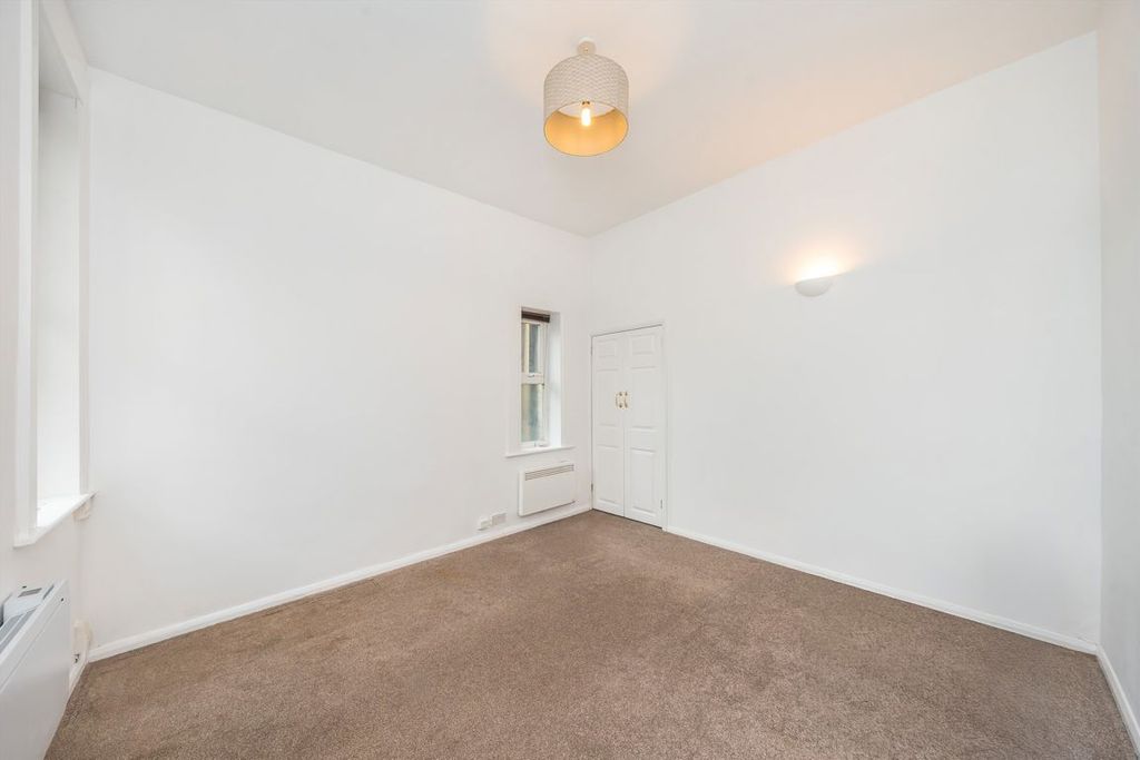 Property photo 2 of 3