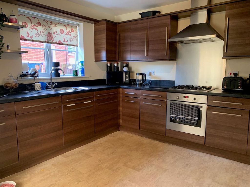 Property photo 3 of 21 Kitchen.Jpg