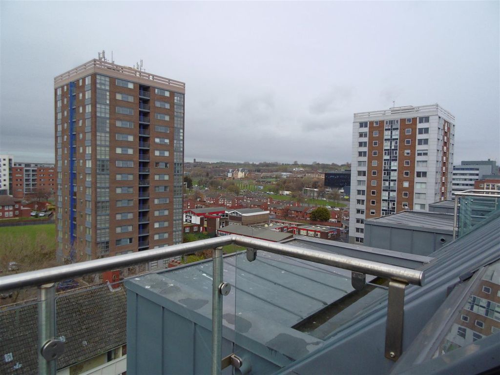 Property photo 1 of 9 Balcony