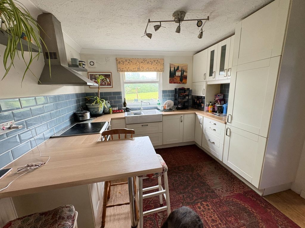 Property photo 3 of 41