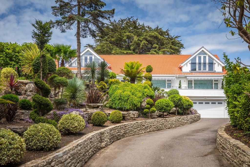 Property photo 1 of 53