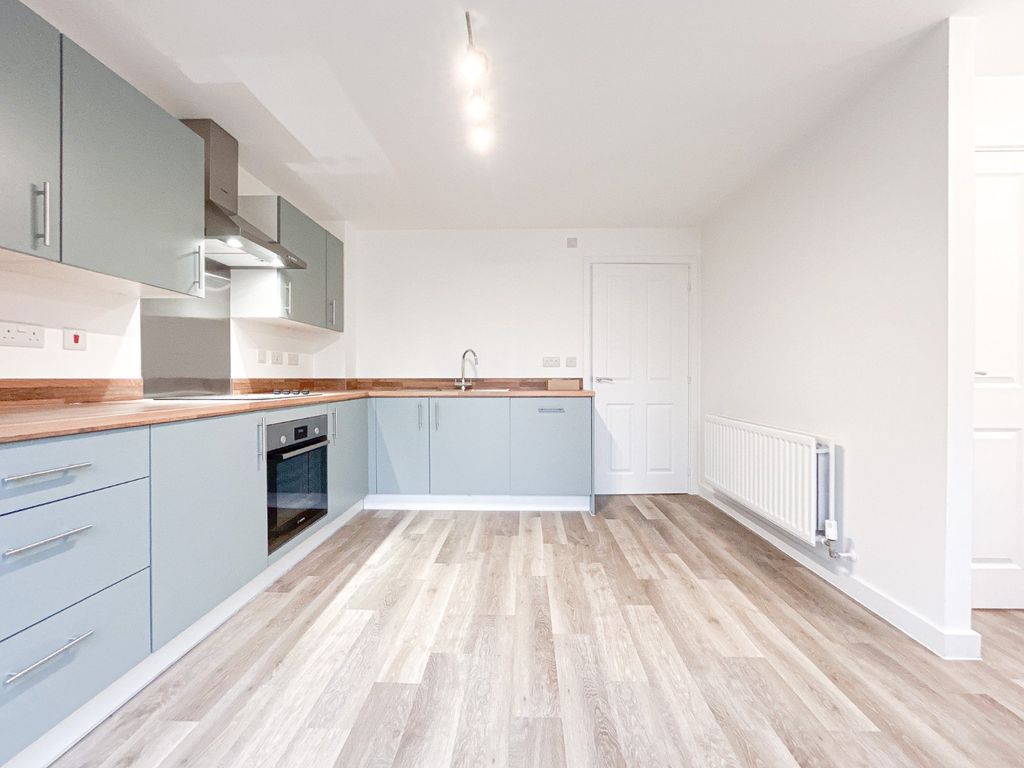 Property photo 3 of 35 Kitchen