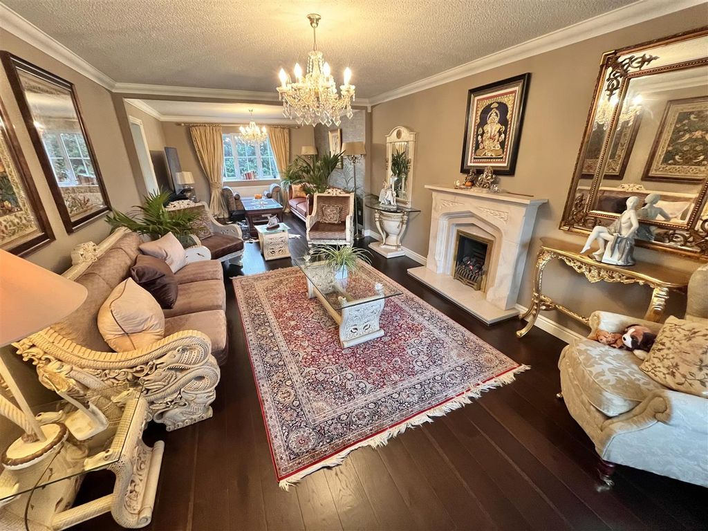 Property photo 2 of 17