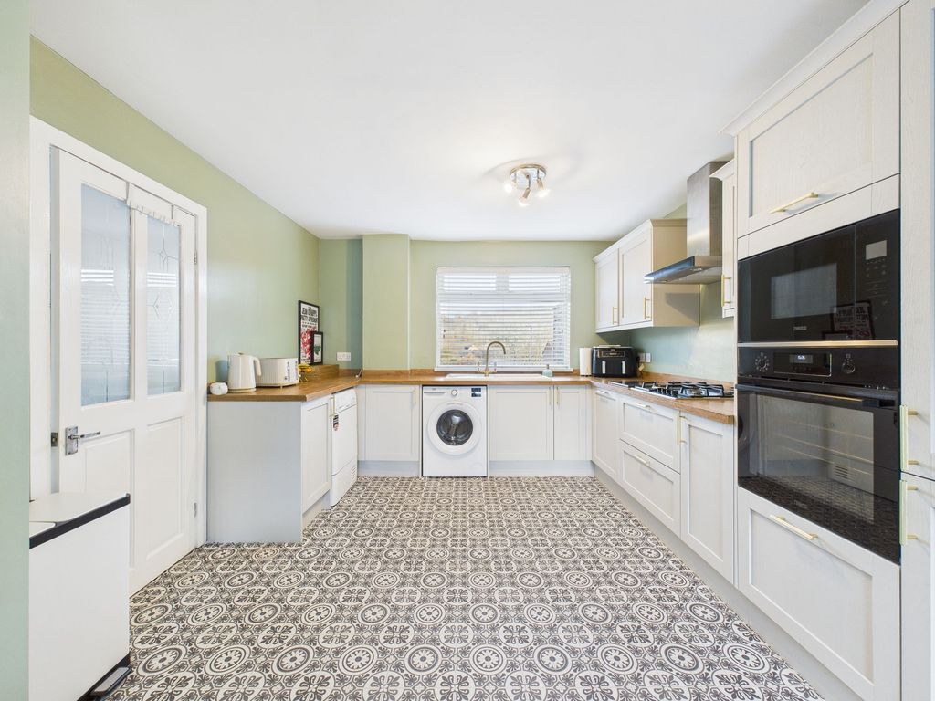 Property photo 1 of 12 Dining Kitchen