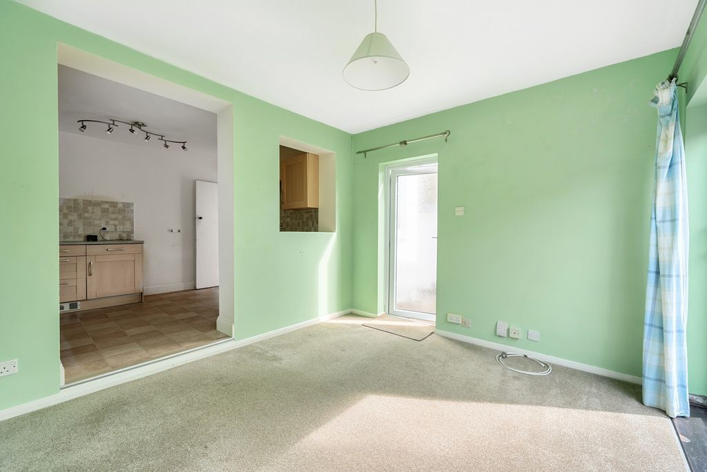Property photo 3 of 23 1327716-15-6880A9...