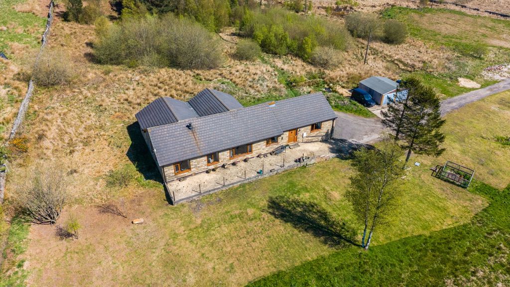 Property photo 3 of 64