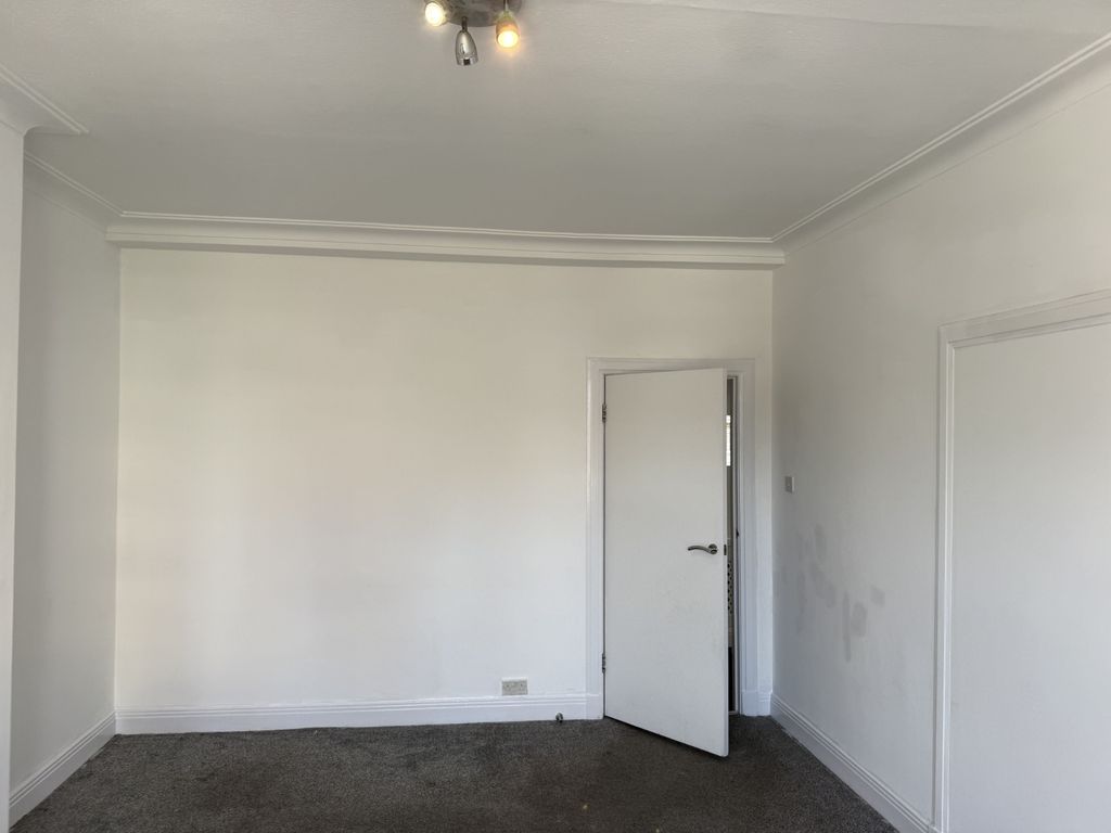 Property photo 2 of 17 Gallery