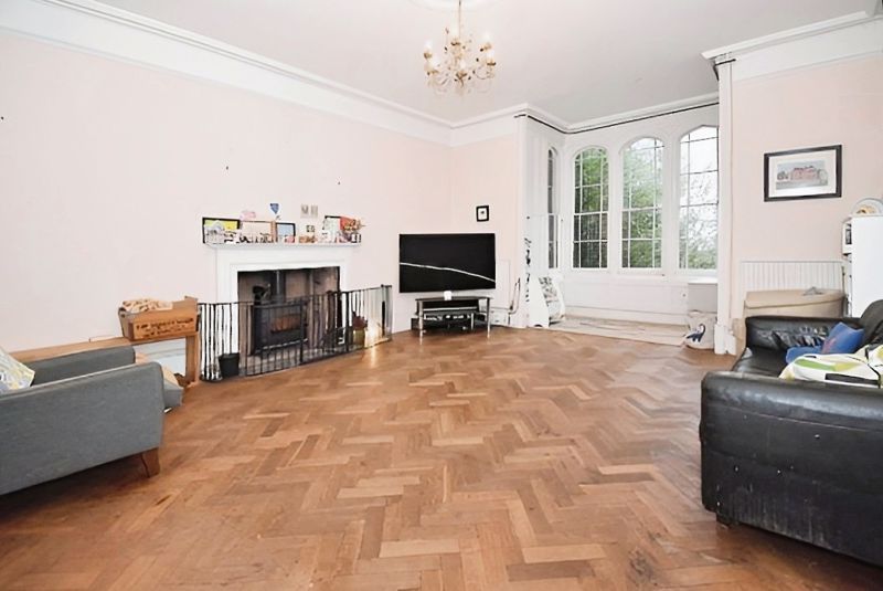 Property photo 3 of 12 Photo 6
