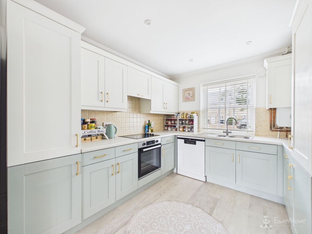 Property photo 3 of 27 Kitchen- Mark Stephens Ewemove Newmarket And Soham