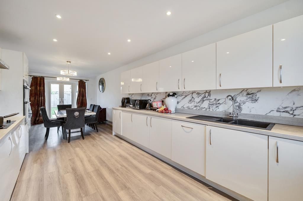 Property photo 2 of 20 Kitchen