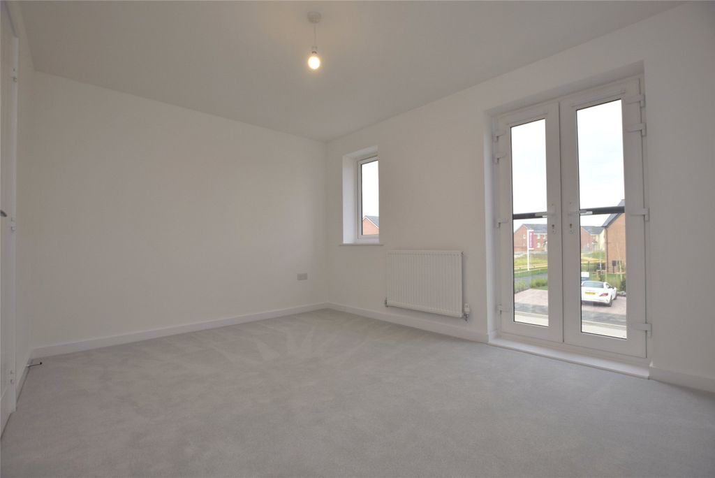 Property photo 2 of 15 Living Room