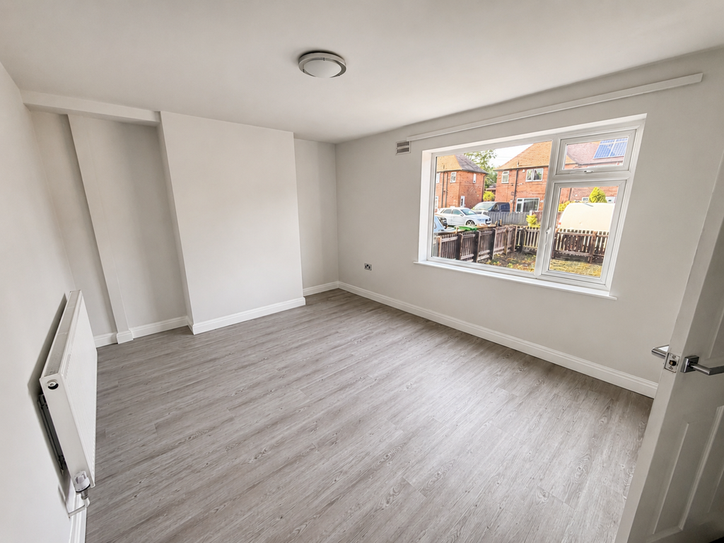 Property photo 3 of 10 Living Room
