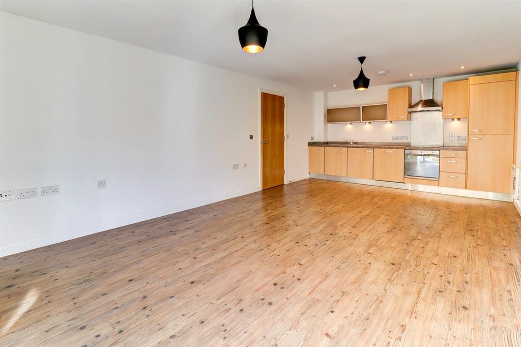 Property photo 2 of 12
