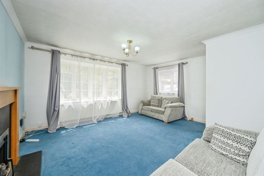 Property photo 2 of 14