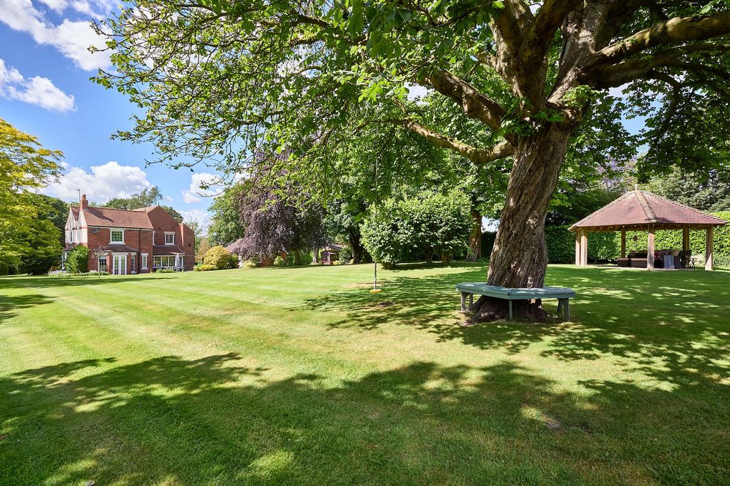 Property photo 2 of 45
