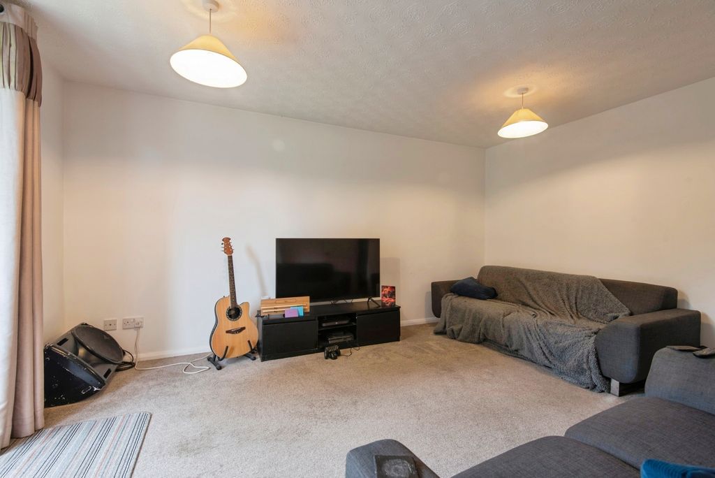 Property photo 3 of 14 Photo