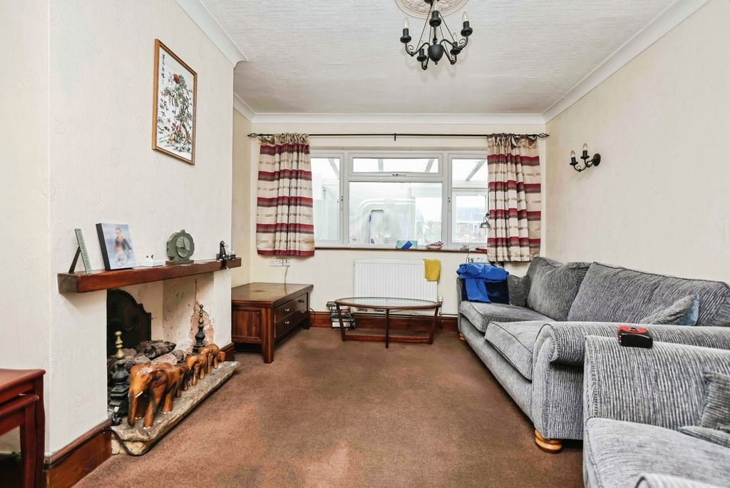 Property photo 2 of 17 Photo