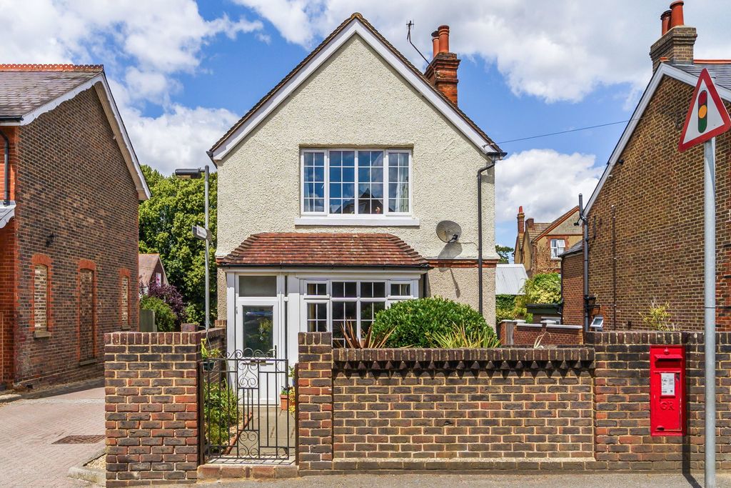 Property photo 1 of 12