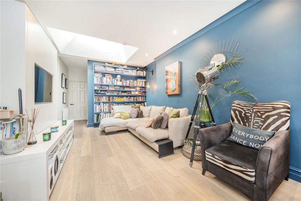 Property photo 2 of 7