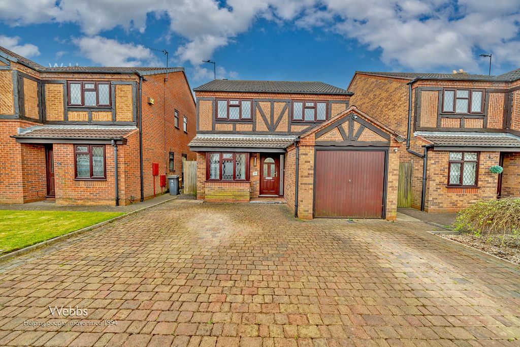 Property photo 1 of 38 Â© Webbs Estate Agents Â© (53 Of 93).Jpg