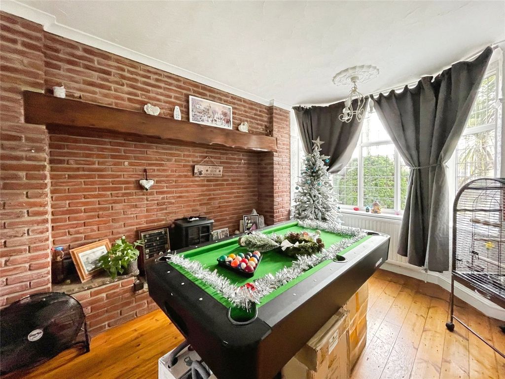 Property photo 2 of 19 Picture No. 11