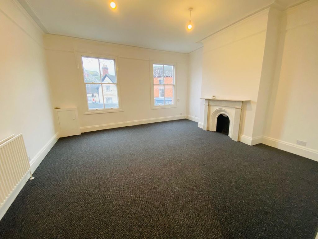 Property photo 3 of 7 Living Room