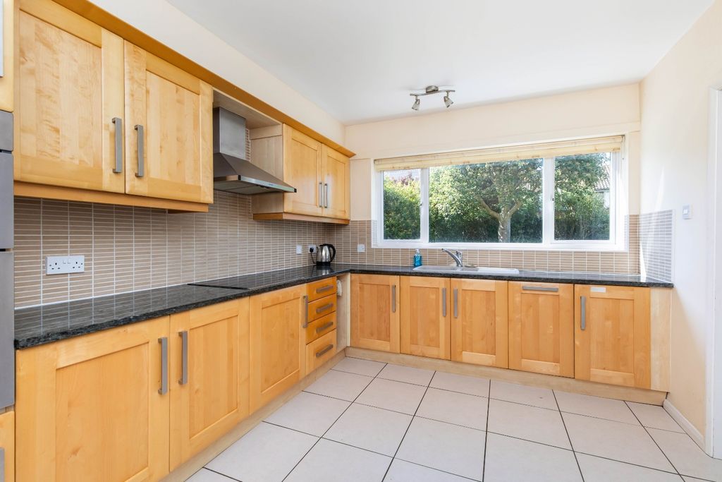 Property photo 3 of 20 4838544