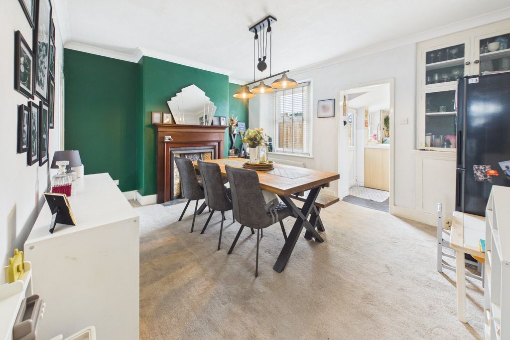 Property photo 3 of 14 Dining Room