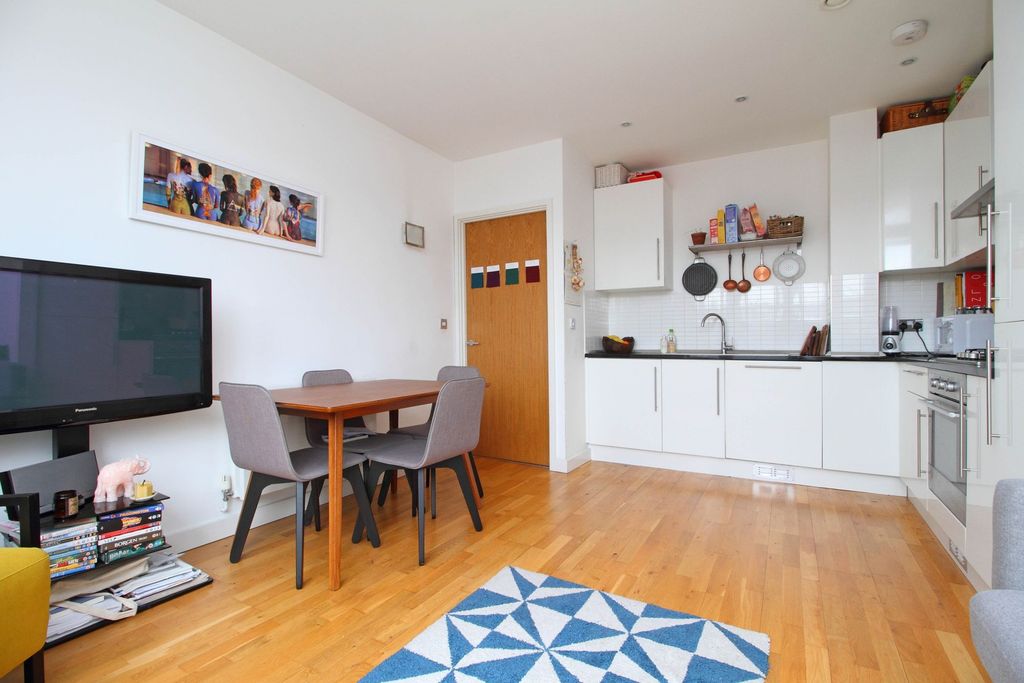 Property photo 3 of 10