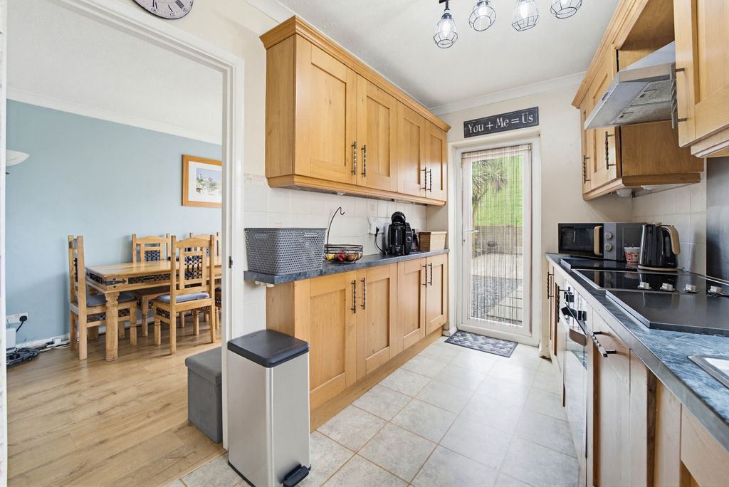 Property photo 2 of 17 3992942