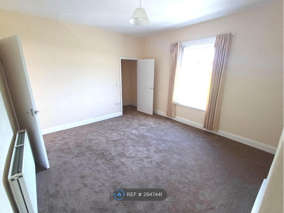 Property photo 3 of 6 Bedroom 1
