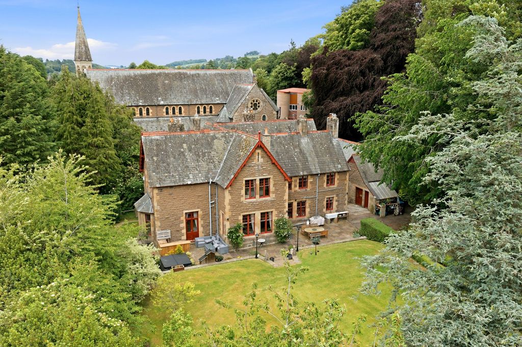 Property photo 1 of 31