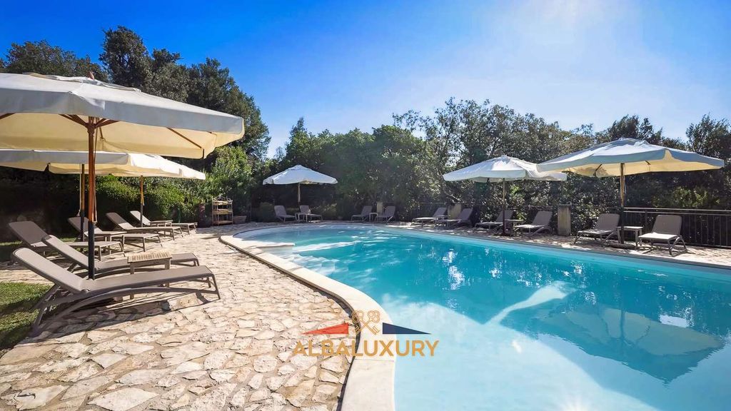 Property photo 3 of 47