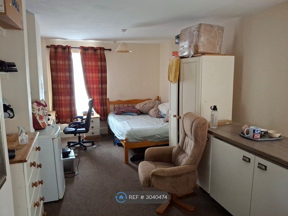Property photo 2 of 7 Very Large Room
